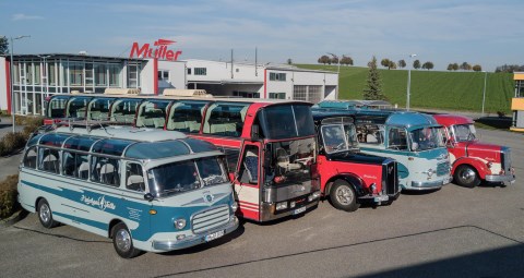 Müller Reisen - Oldtimerbusse, Hochzeitsauto · Kutsche Massenbachhausen, Logo