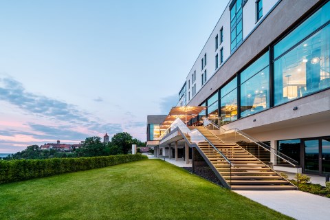 Panoramahotel Waldenburg | Feiern mit traumhafter Aussicht, Hochzeitslocation Waldenburg, Kontaktbild